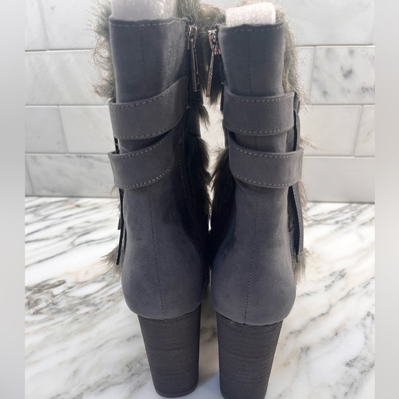 New! Women's Charles By Charles David Alberta Gray Microsuede Faux Fur Boot - Picture 3 of 14